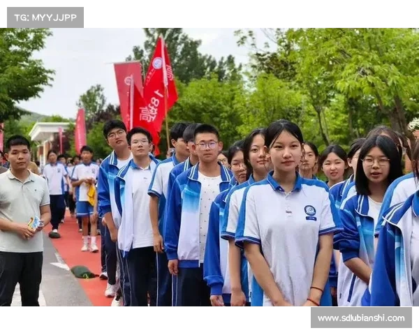 考生们,扬帆起航,勇敢挑战高考,迈向梦想的彼岸,跃龙门成就辉煌人生 考生们,扬帆起航,勇敢挑战高考,迈向梦想的彼岸,跃龙门成就辉煌人生
